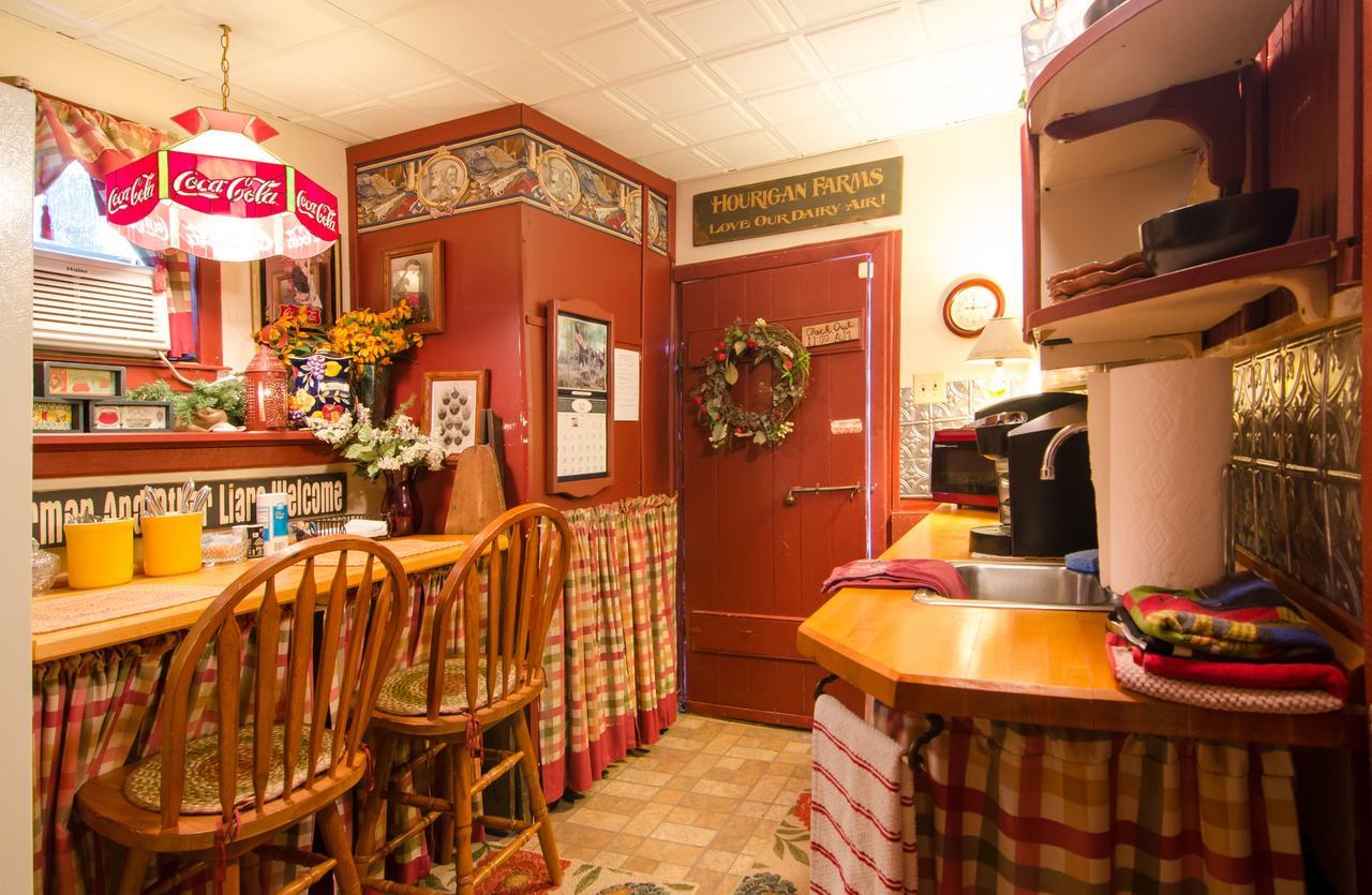 Lily Garden Bed And Breakfast ハーパーズ・フェリー エクステリア 写真